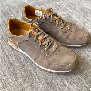 OluKai Huaka'i Li Sneakers